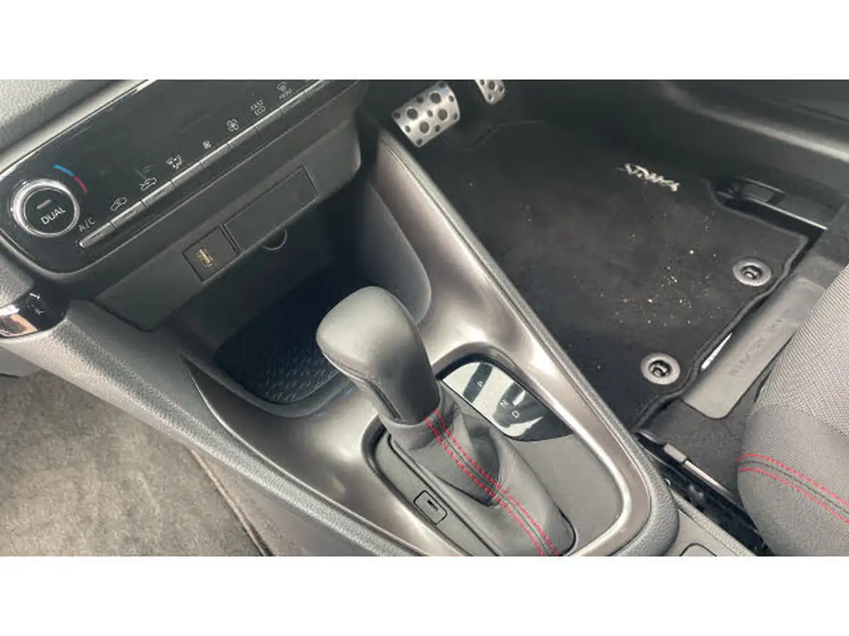 2023-toyota-yaris-15-vvt-i-gr-sport-114bhp-big-12