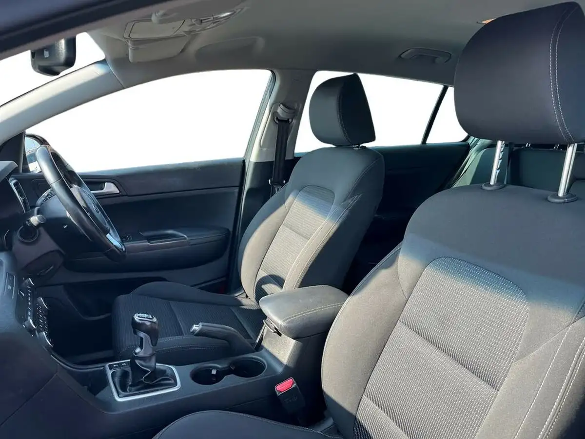 2017-kia-sportage-16-gdi-2-big-8