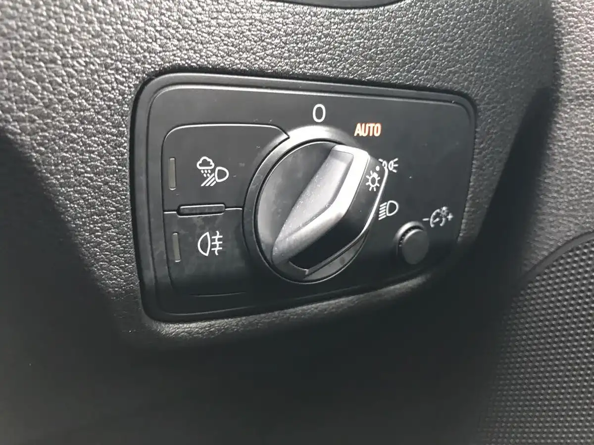 2019-audi-sq2-20-tfsi-big-25