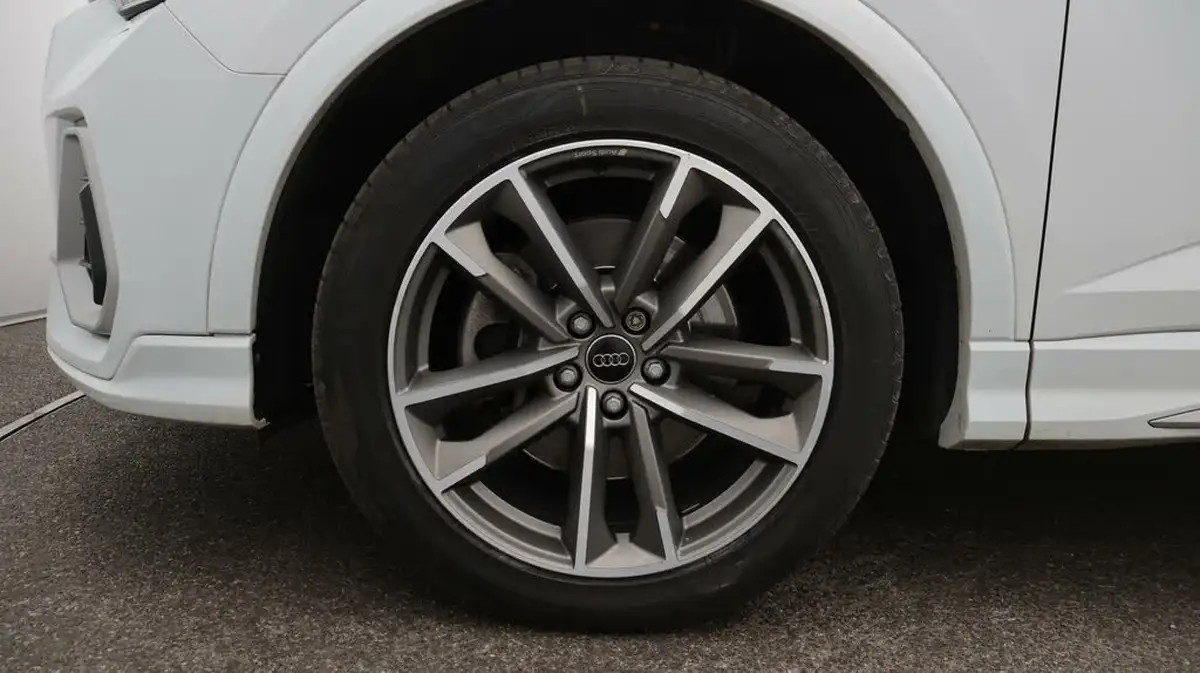 2020-audi-q3-20-45-tfsi-s-line-sportback-big-18