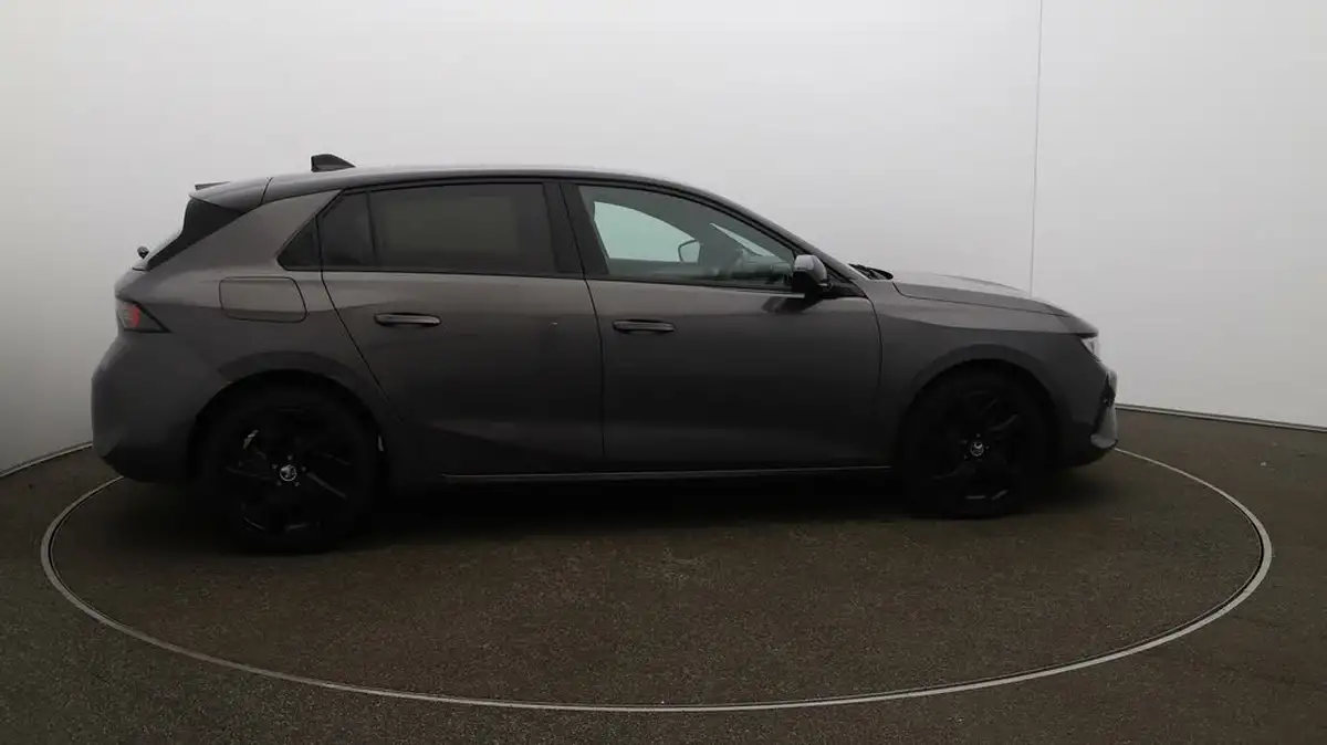 2023-vauxhall-astra-12-turbo-gs-hatchback-auto-big-8