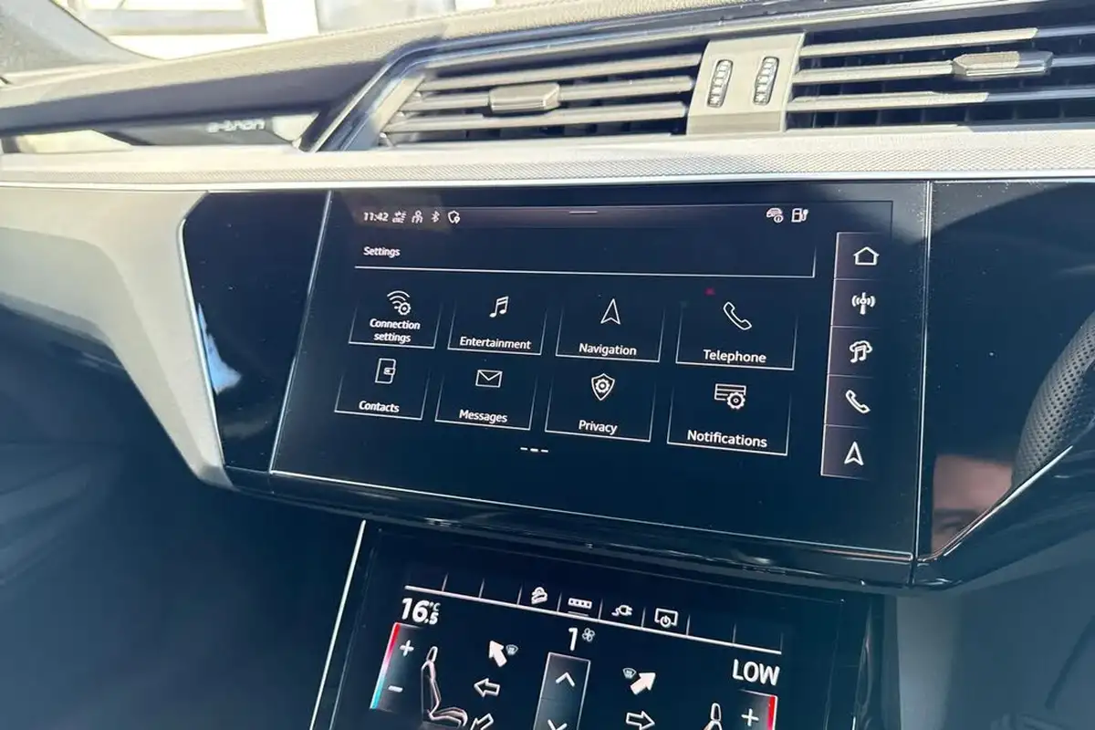 2024-audi-q8-e-tron-50e-black-edition-suv-big-48