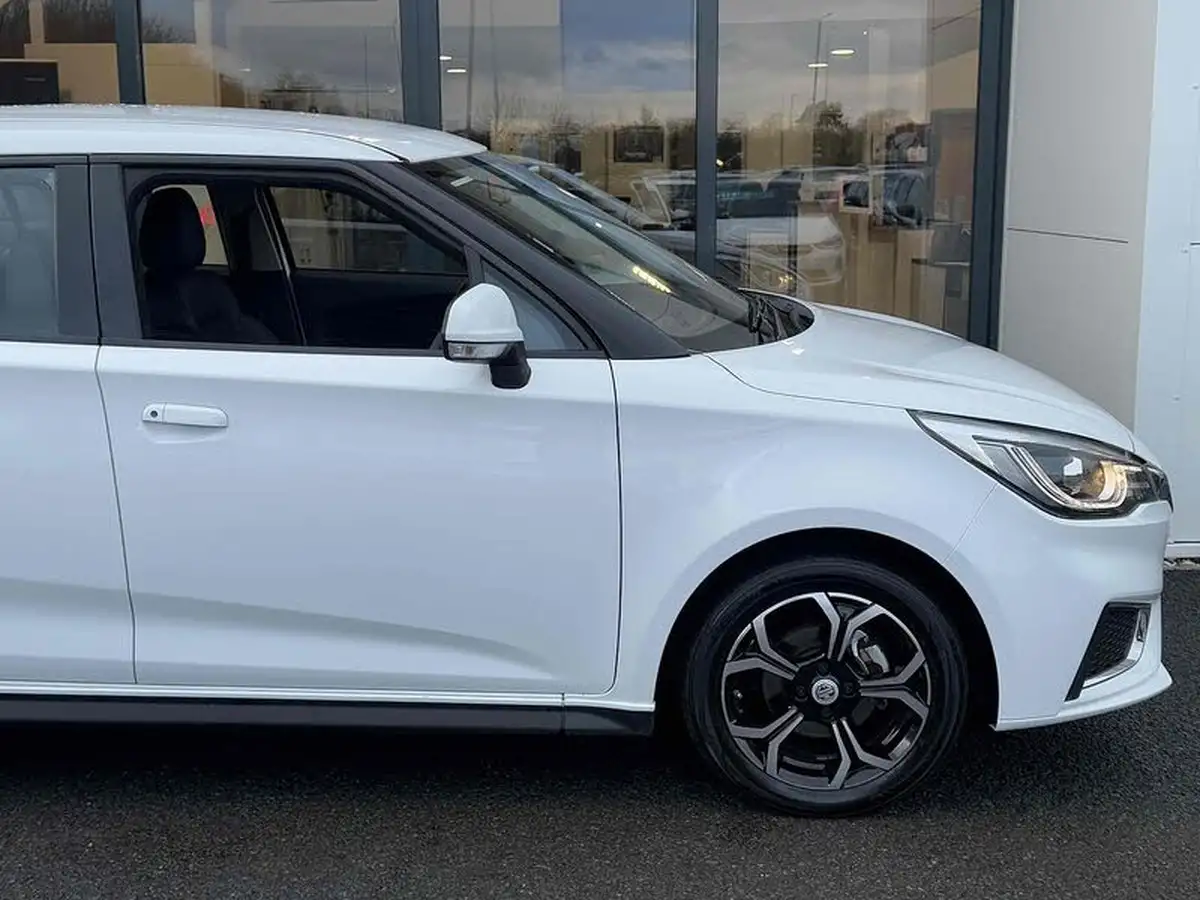 2023-mg-mg3-15-vti-tech-exclusive-nav-big-14