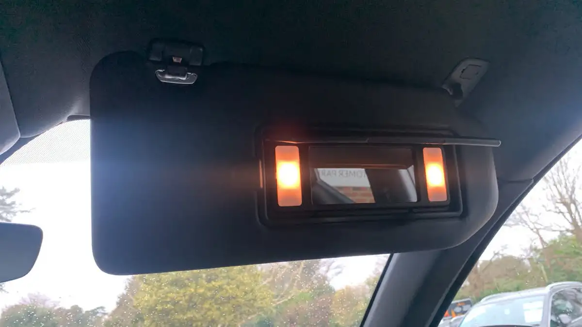 2021-peugeot-3008-suv-12-puretech-gt-premium-big-37