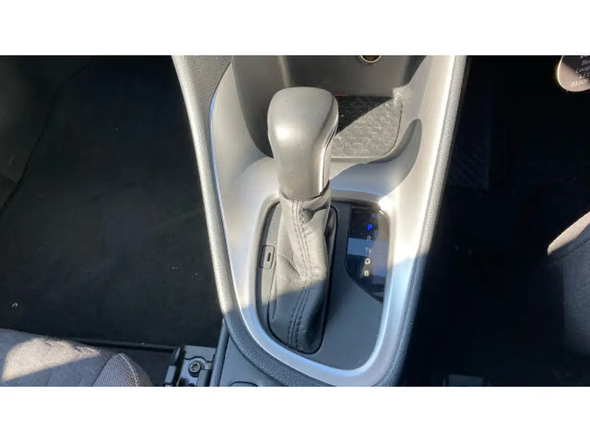 2022-toyota-yaris-15-vvt-i-design-big-32