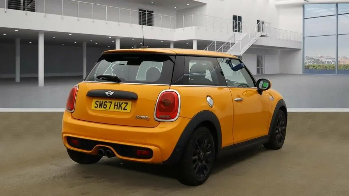 2017-mini-cooper-20-cooper-s-ss-hatchback-3d-sport-auto-big-9