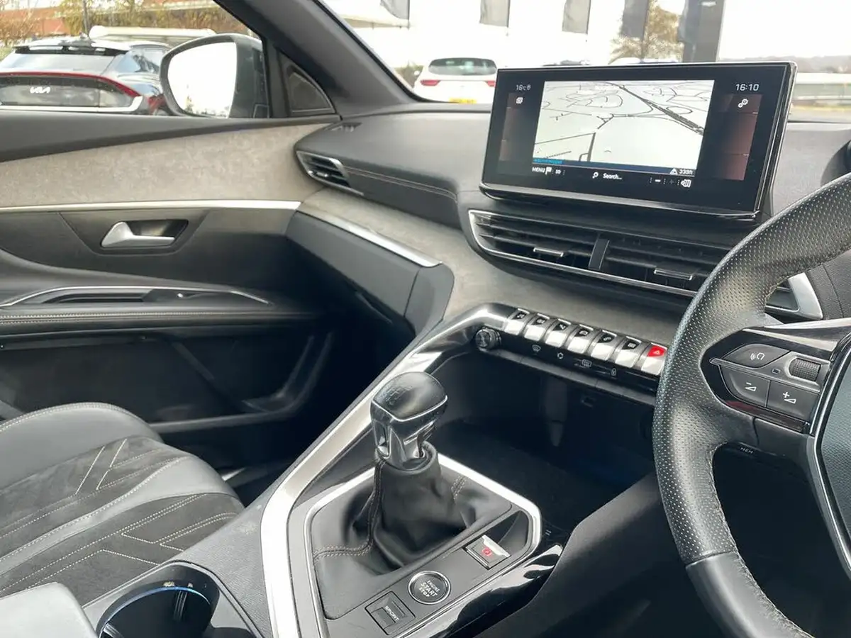 2021-peugeot-5008-suv-15-bluehdi-gt-big-26