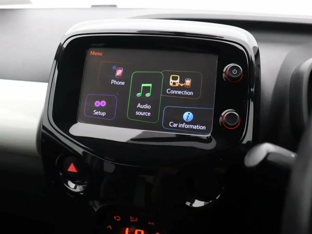 2017-toyota-aygo-10-vvt-i-x-press-71bhp-x-shift-big-26