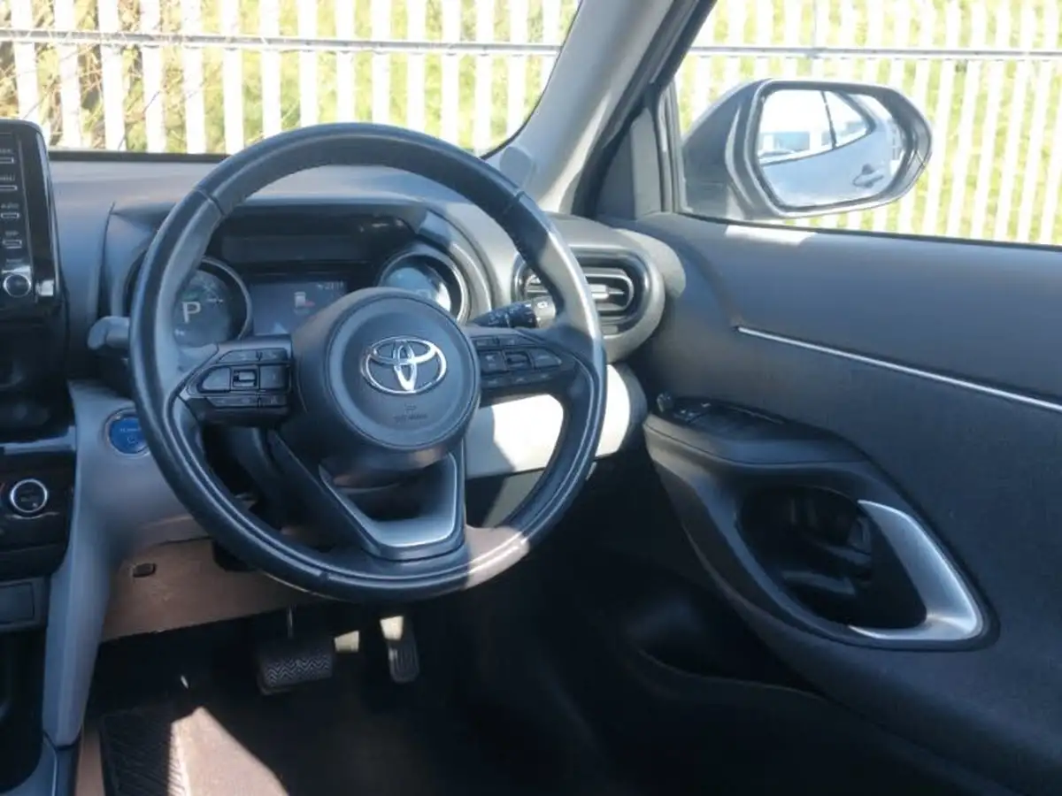 2021-toyota-yaris-cross-15-vvt-i-icon-big-9