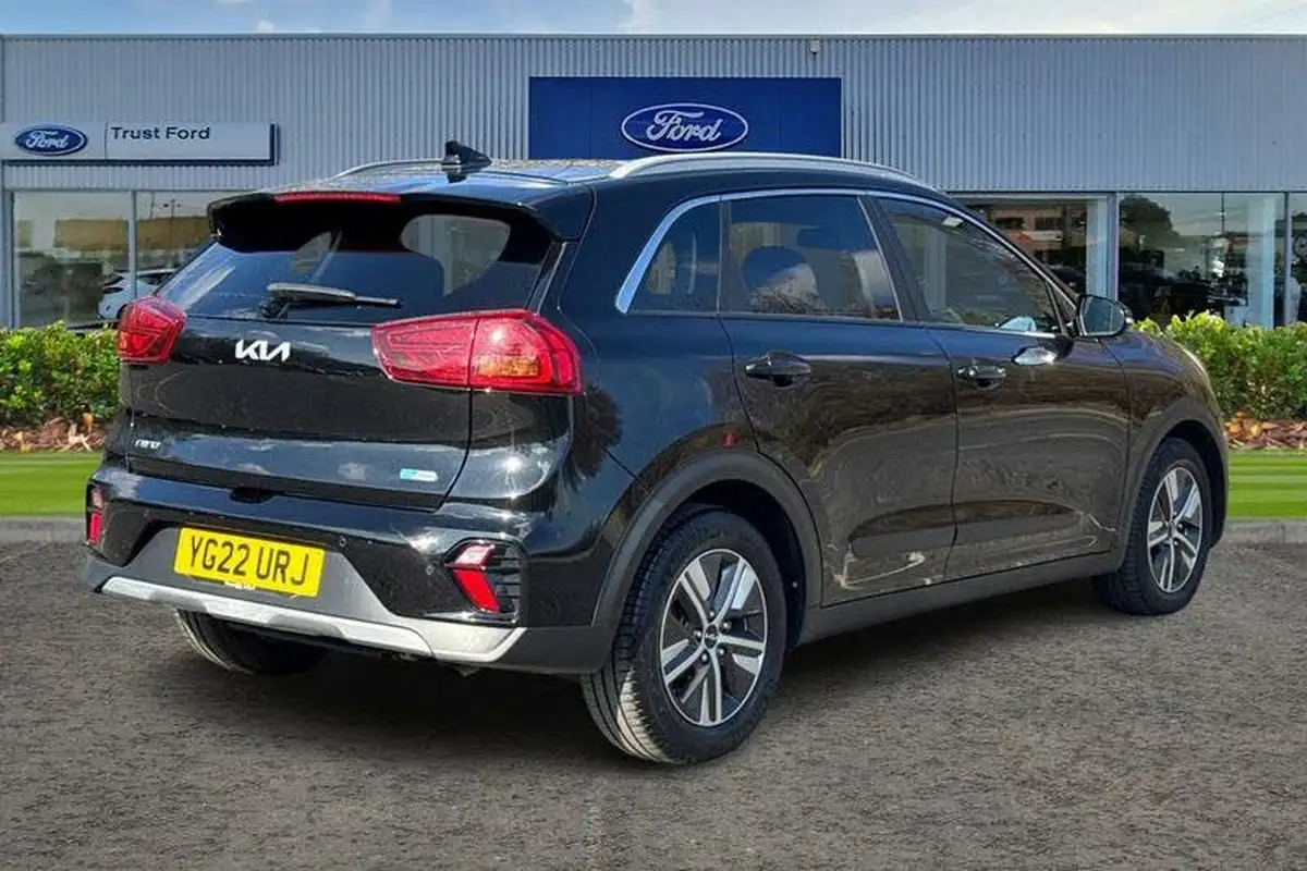 2022-kia-niro-16-gdi-2-139bhp-156kwh-big-3