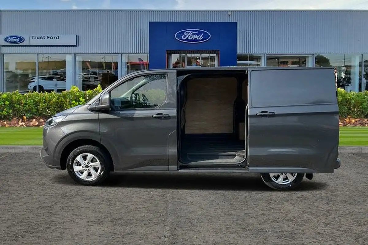 2024-ford-transit-custom-e-320-l1h1-limited-136ps-panel-van-big-5