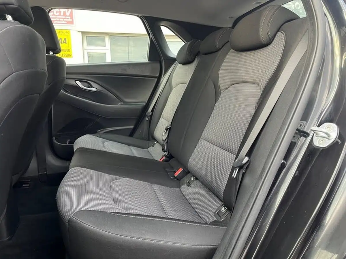 2018-hyundai-i30-10-t-gdi-blue-drive-isg-hatchback-big-12