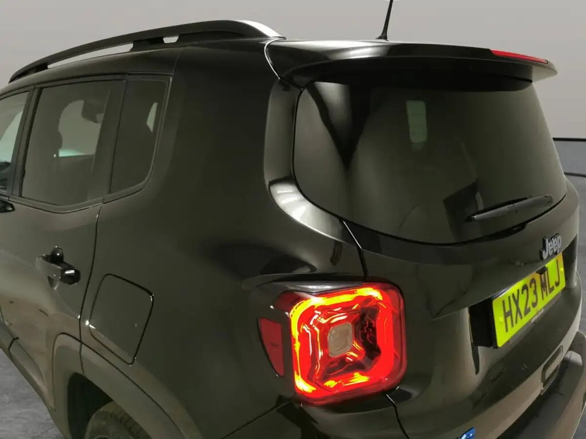2023-jeep-renegade-13-gse-limited-big-11