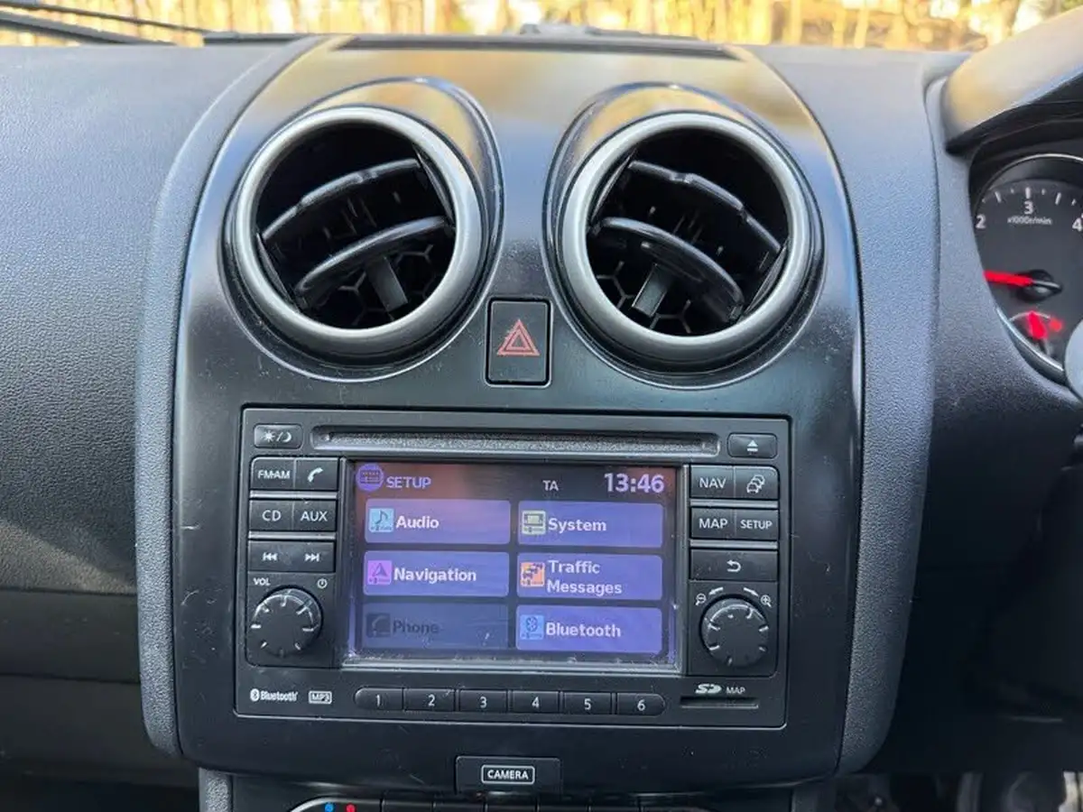 2012-nissan-qashqai-15td-n-tec-big-22