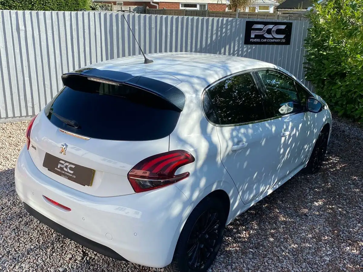 2018-peugeot-208-16bluehdi-allure-75bhp-big-16