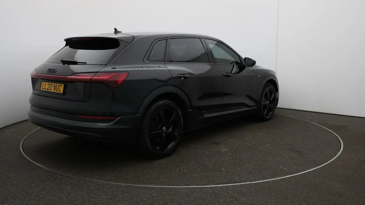 2020-audi-e-tron-50e-technik-big-52