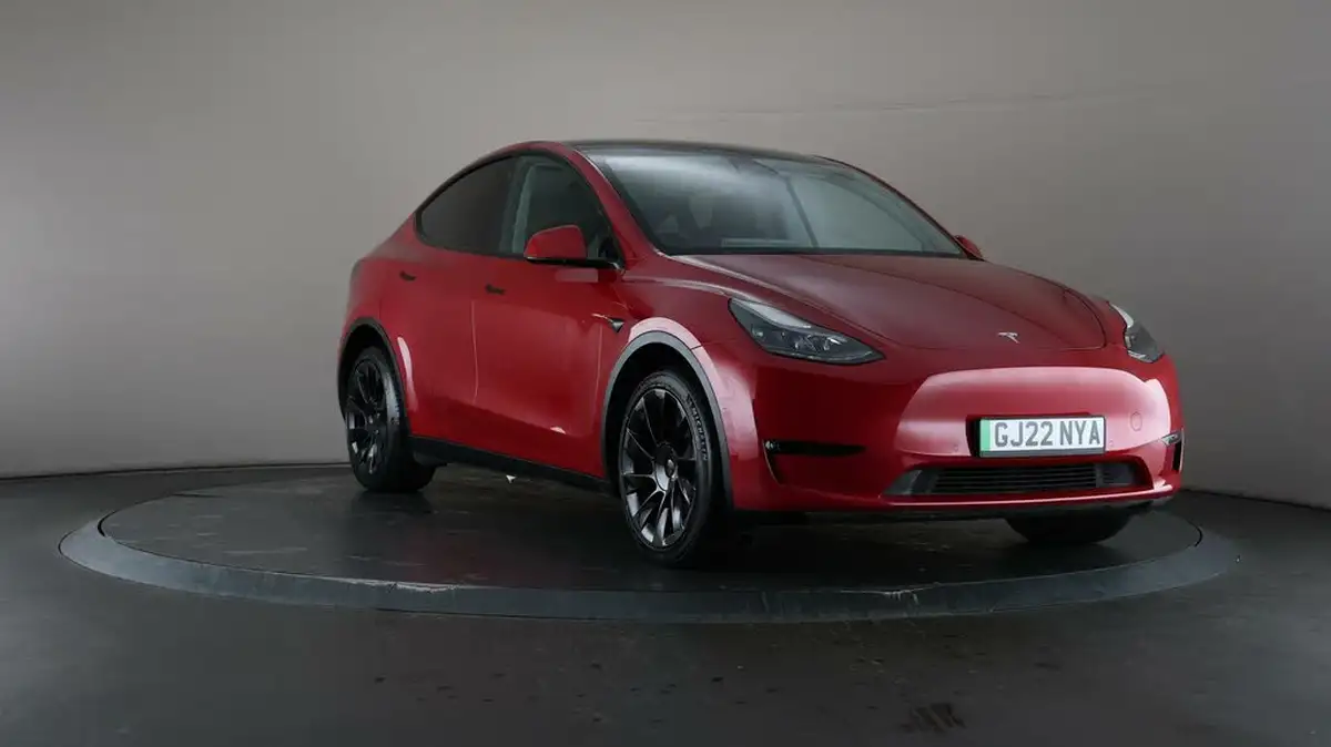 2022-tesla-model-y-e-long-range-big-51