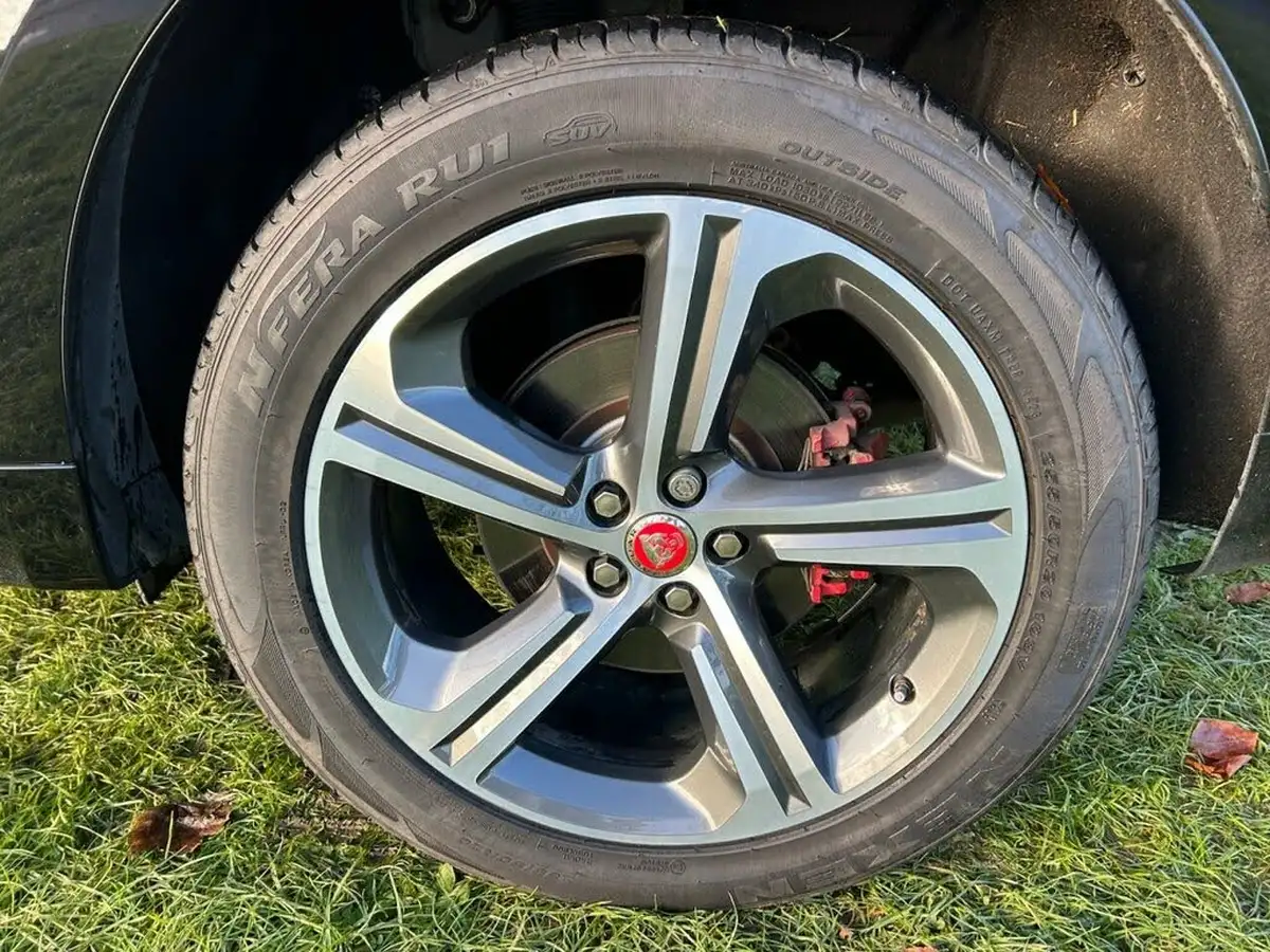 2019-jaguar-f-pace-20i-300-sport-big-14