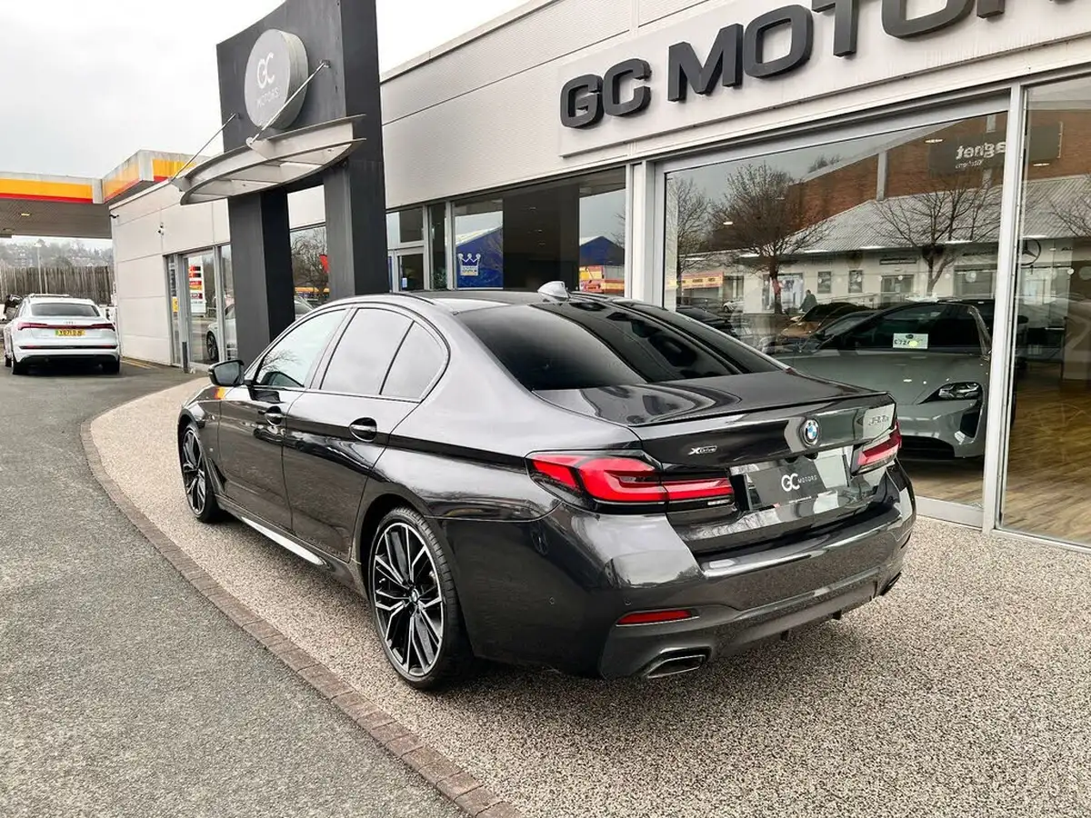 2022-bmw-5-series-20td-520d-xdrive-m-sport-mht-saloon-4d-big-5