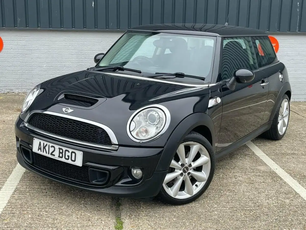 2012-mini-cooper-16-cooper-s-hatchback-3d-big-76