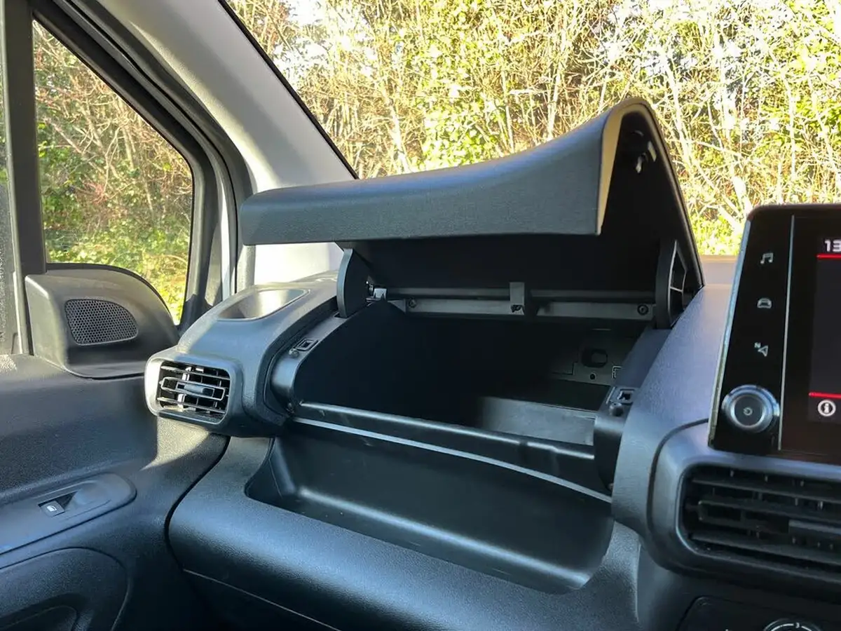 2023-citroen-berlingo-15-bluehdi-650-enterprise-edition-big-25