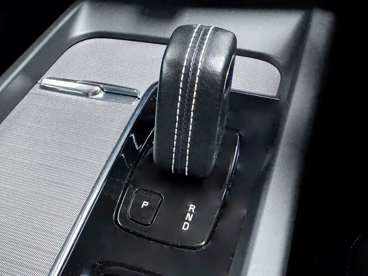 2021-volvo-xc60-20-b5-r-design-pro-awd-big-33