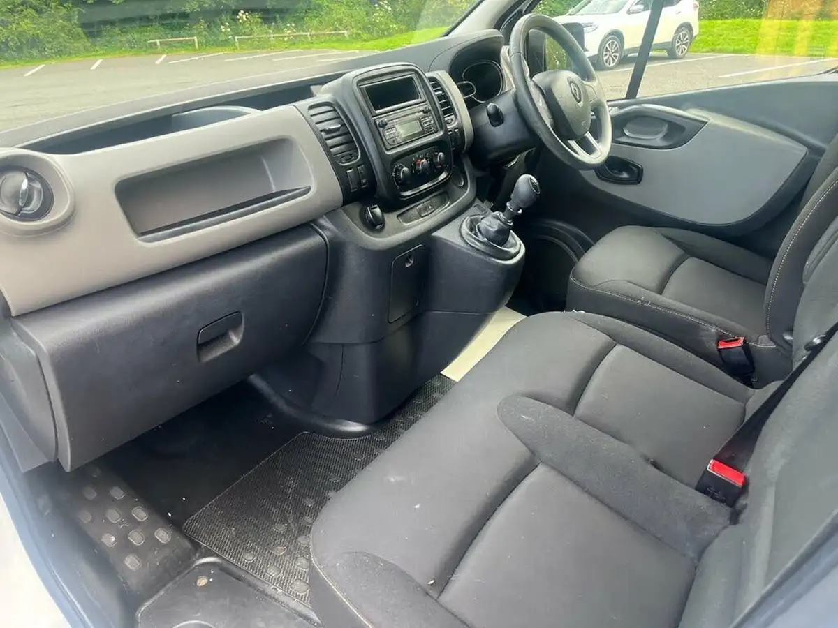 2017-renault-trafic-16dci-sl27-125-business-energy-125-e6-panel-van-big-23