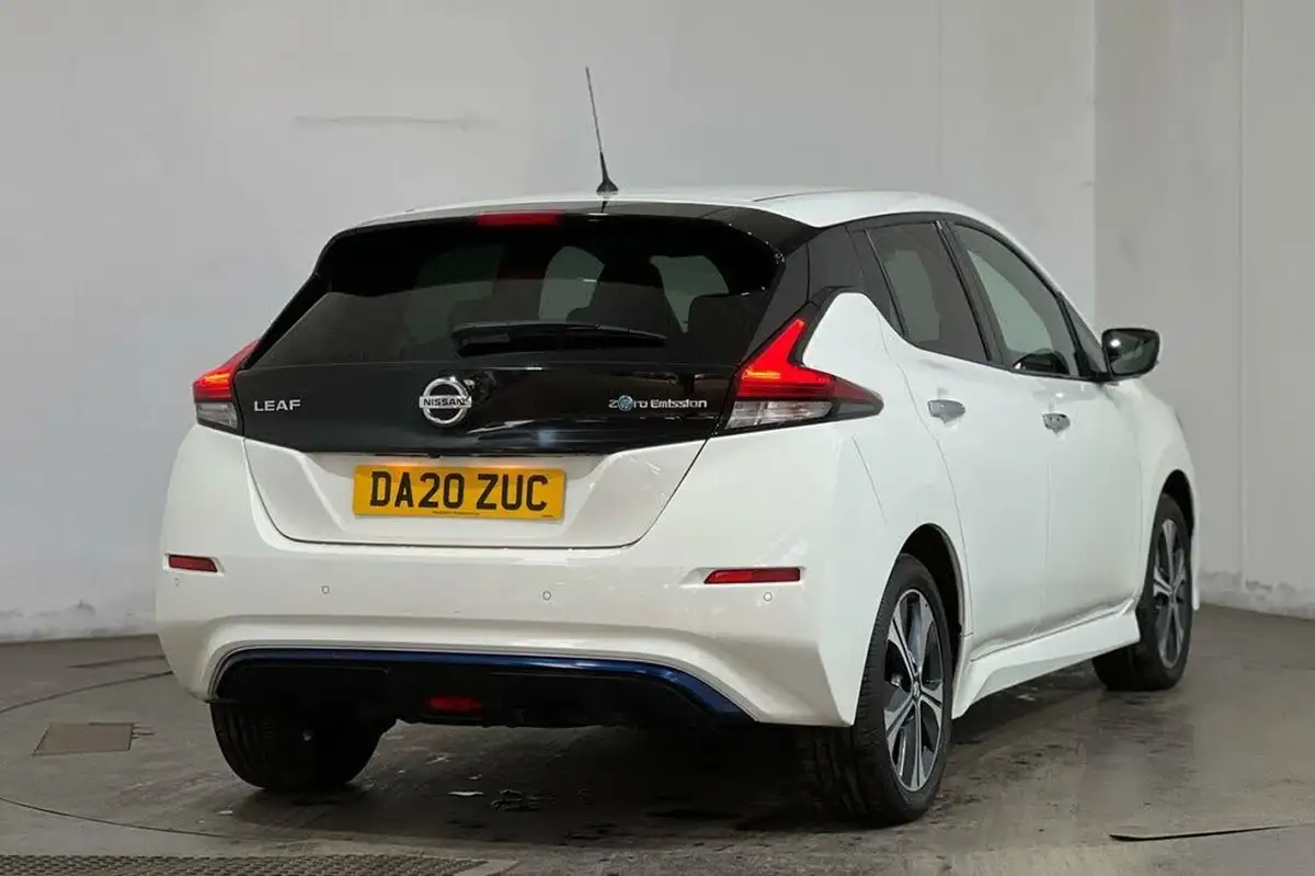 2020-nissan-leaf-e-e-n-tec-big-23