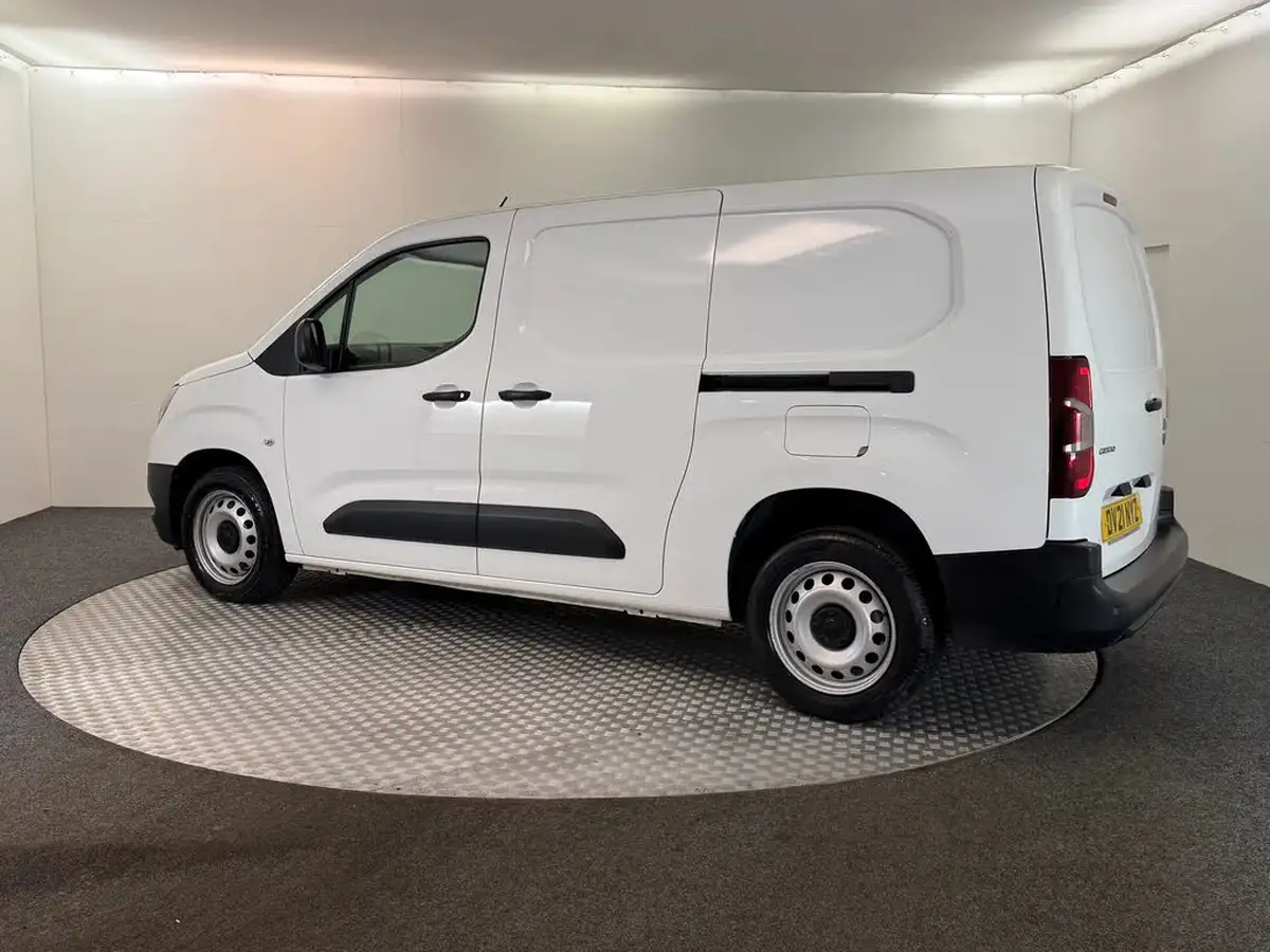 2021-vauxhall-combo-15cdti-dynamic-2300-100pseu6dt-l2h1-panel-big-12