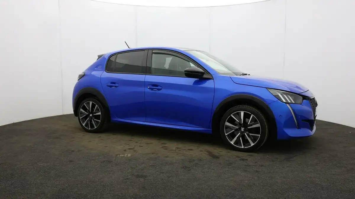 2022-peugeot-208-15-bluehdi-gt-100bhp-big-49