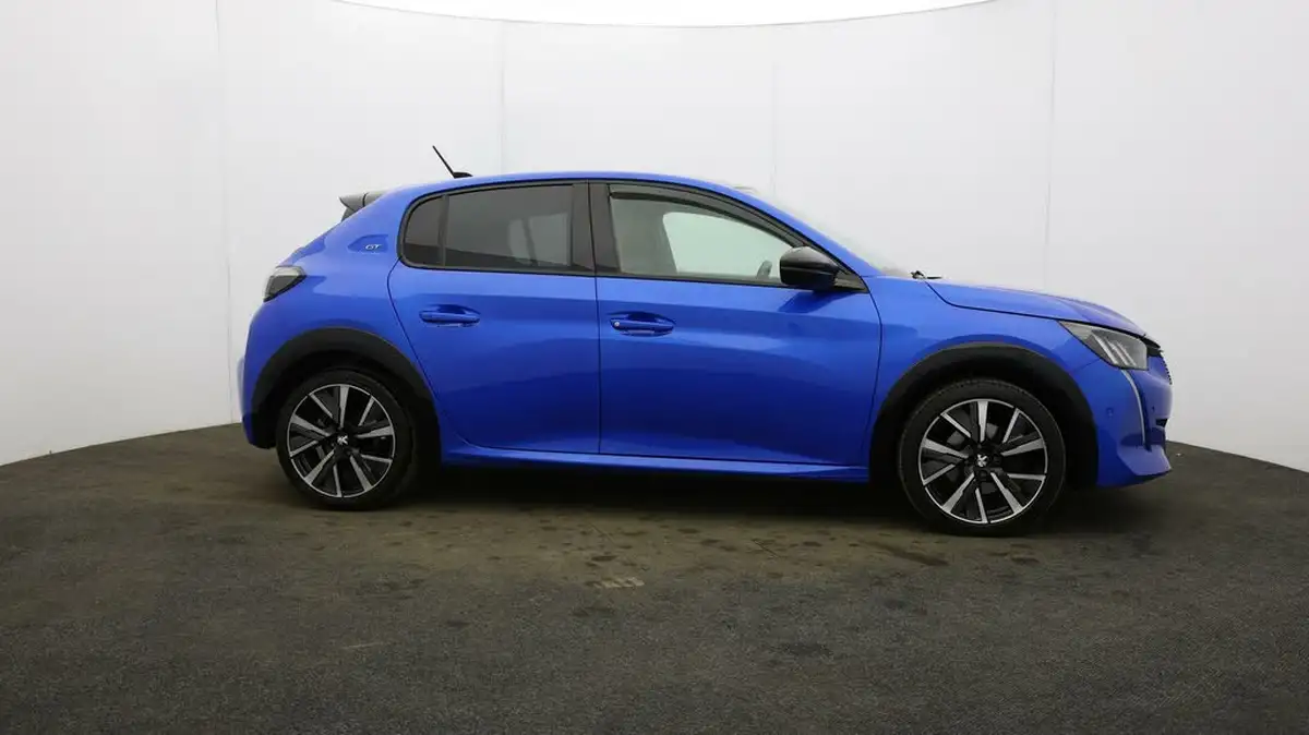 2022-peugeot-208-15-bluehdi-gt-100bhp-big-7