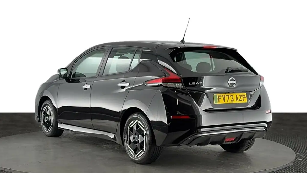2023-nissan-leaf-e-acenta-39kwh-big-5