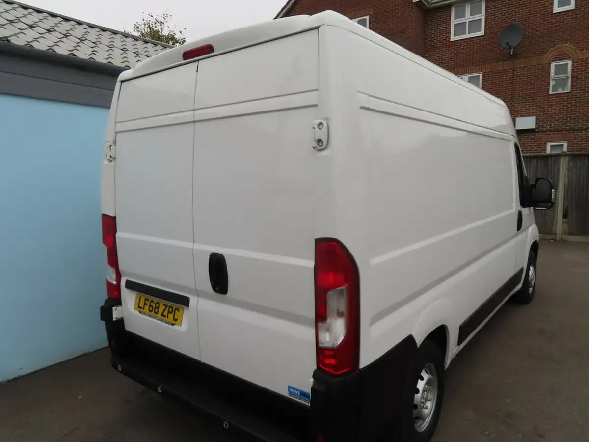2018-citroen-relay-20bluehdi-33-l2h2-enterprise-130eu6-big-19