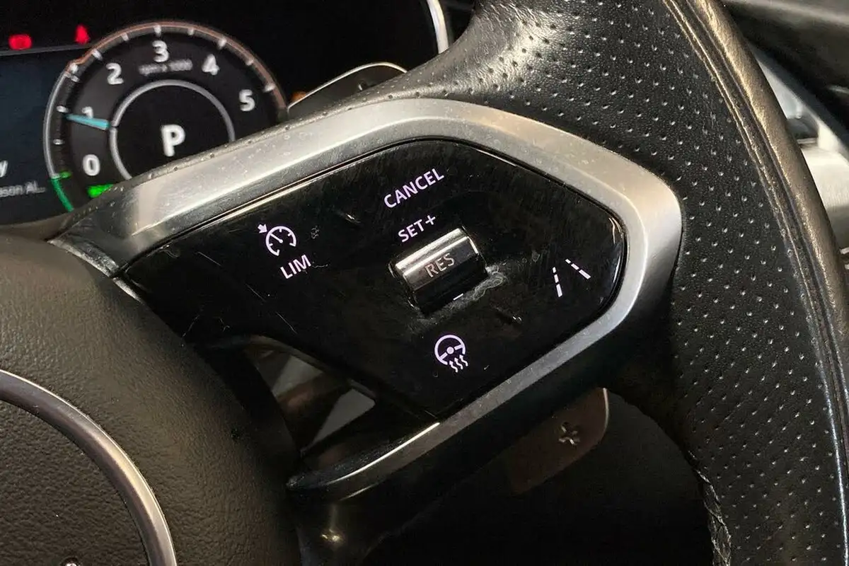 2021-jaguar-f-pace-20-p400e-s-big-29