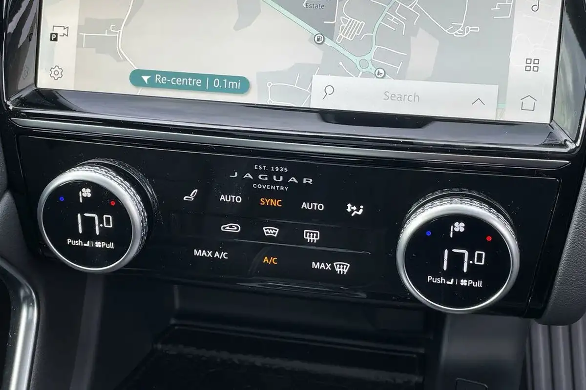 2024-jaguar-e-pace-20-d200-r-dynamic-se-black-big-37