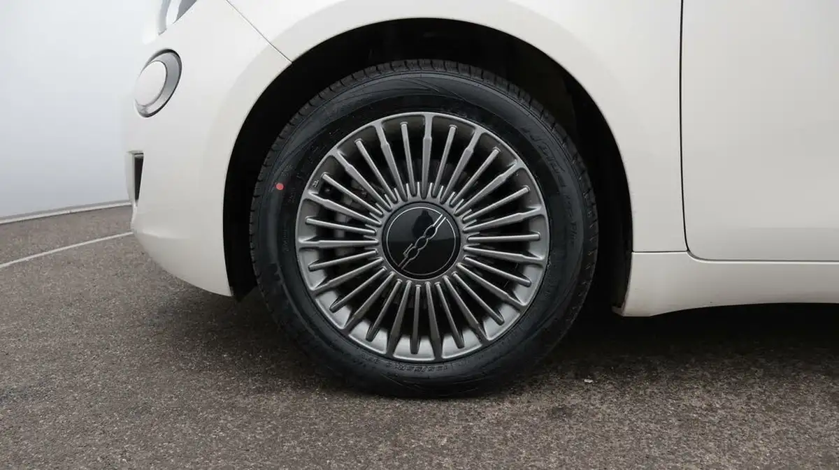 2022-fiat-500-e-icon-117bhp-big-18