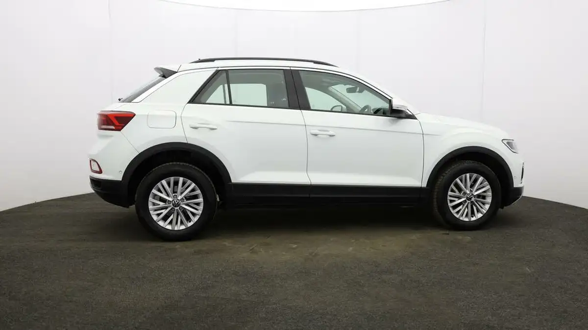 2023-volkswagen-t-roc-10-tsi-life-big-45