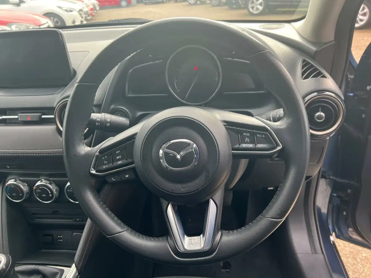 2017-mazda-mazda2-15-gt-big-14