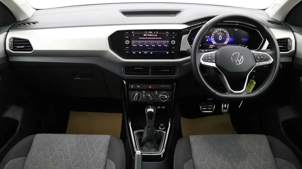 2024-volkswagen-t-cross-10-tsi-move-110ps-dsg-big-12