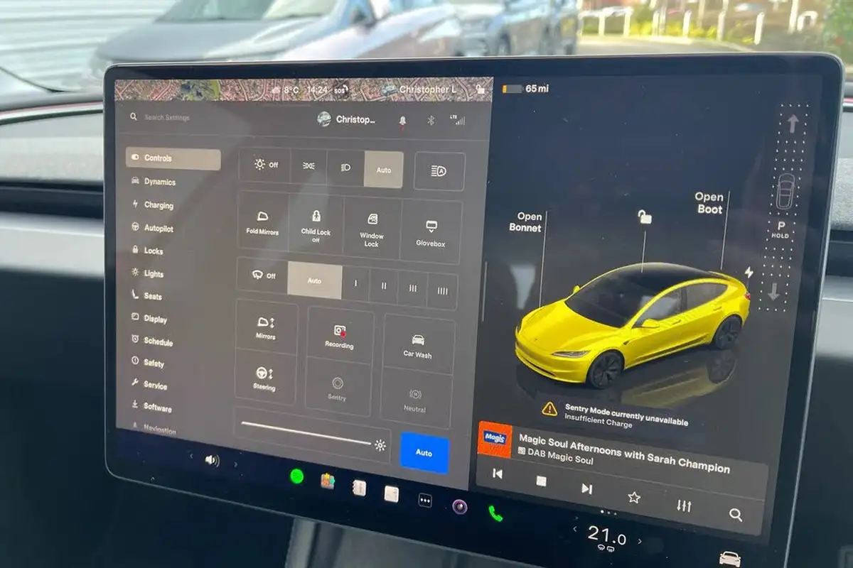 2024-tesla-model-3-big-44