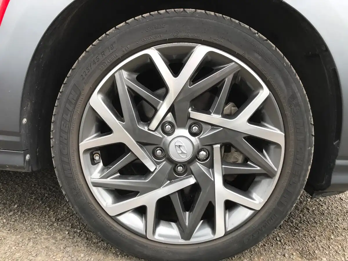 2022-hyundai-kona-16-gdi-premium-big-11