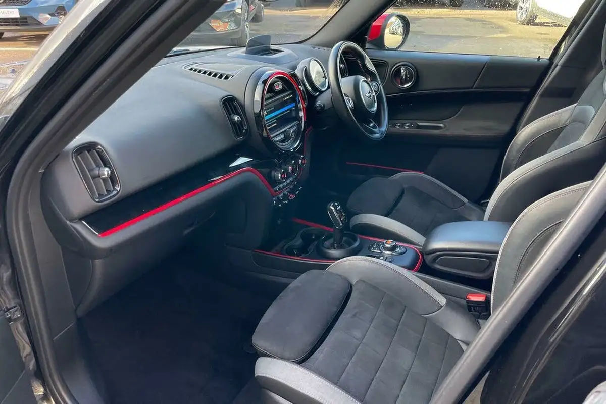 2019-mini-countryman-20-john-cooper-works-big-25