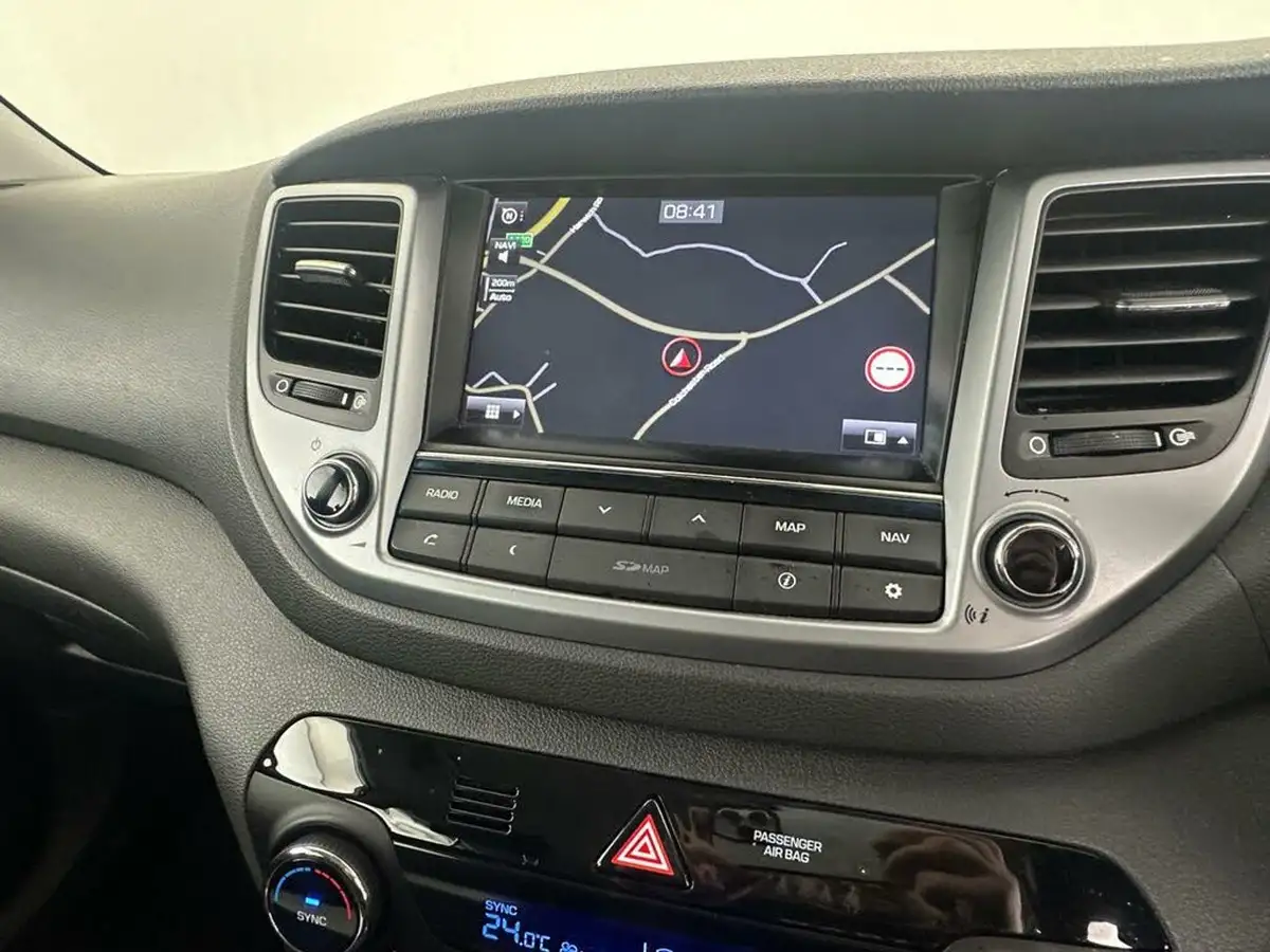 2016-hyundai-tucson-20crdi-se-nav-136ps-auto-big-12