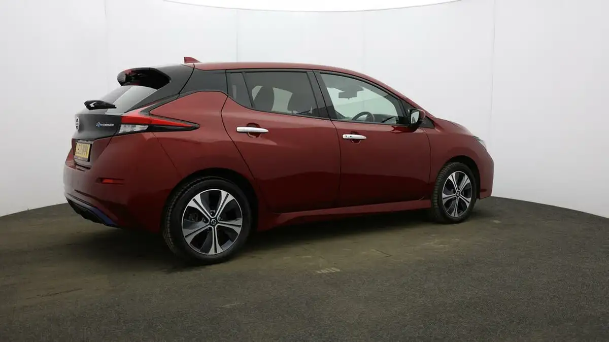2021-nissan-leaf-e-e-tekna-big-49