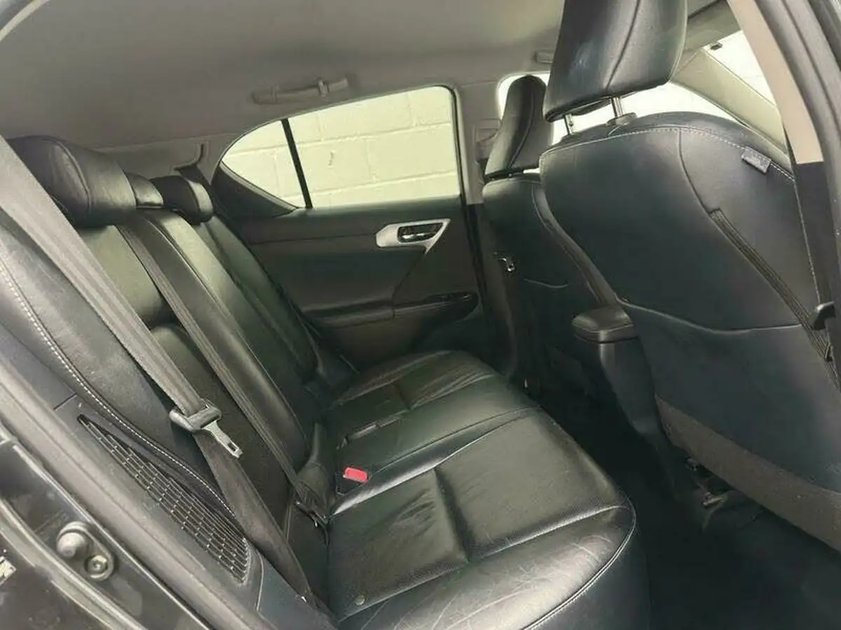 2011-lexus-ct-200h-18-se-l-big-41
