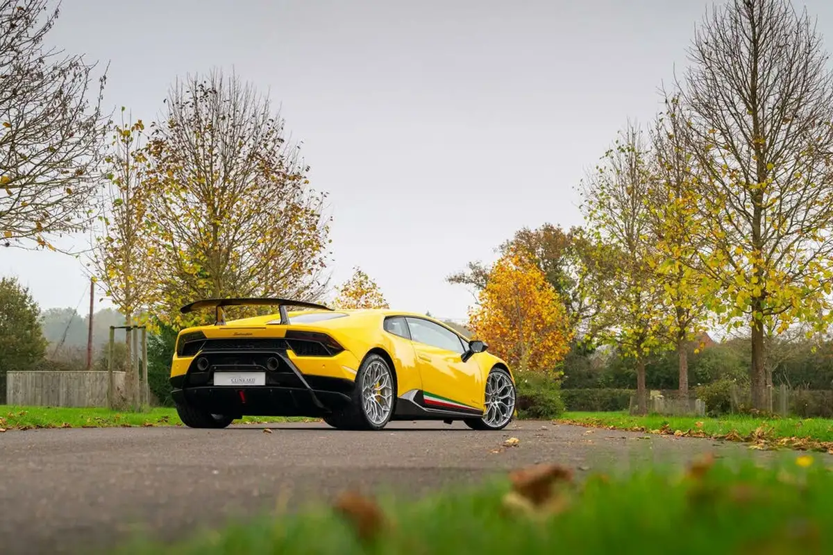 2018-lamborghini-huracan-52-performante-coupe-big-12