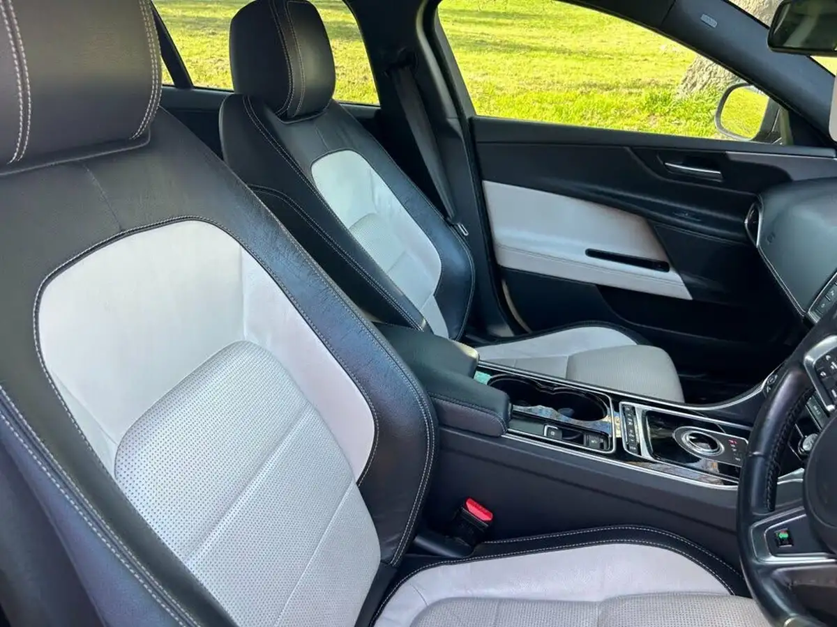 2016-jaguar-xe-20d-r-sport-180ps-awd-auto-big-9