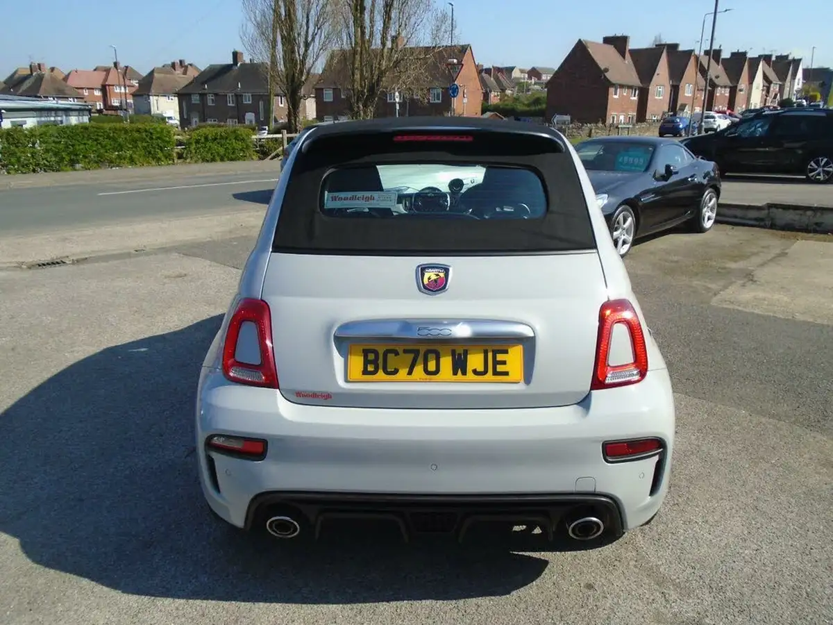 2020-abarth-595c-14-tjet-big-25