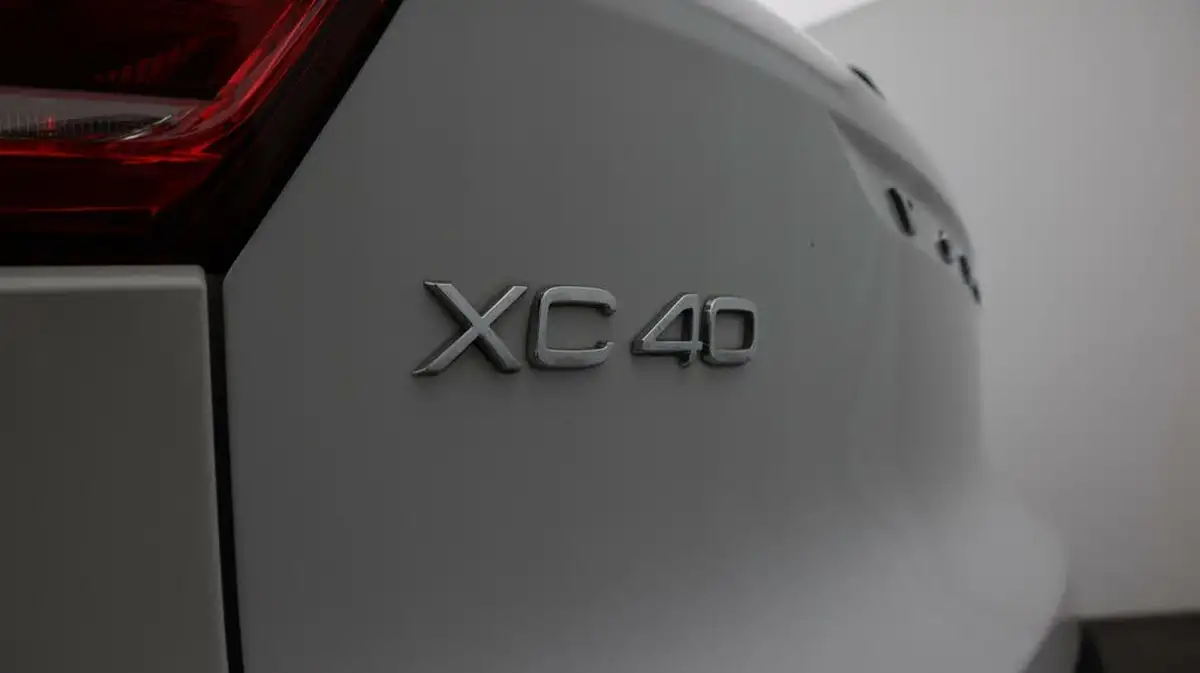 2019-volvo-xc40-15-t3-momentum-163bhp-big-21
