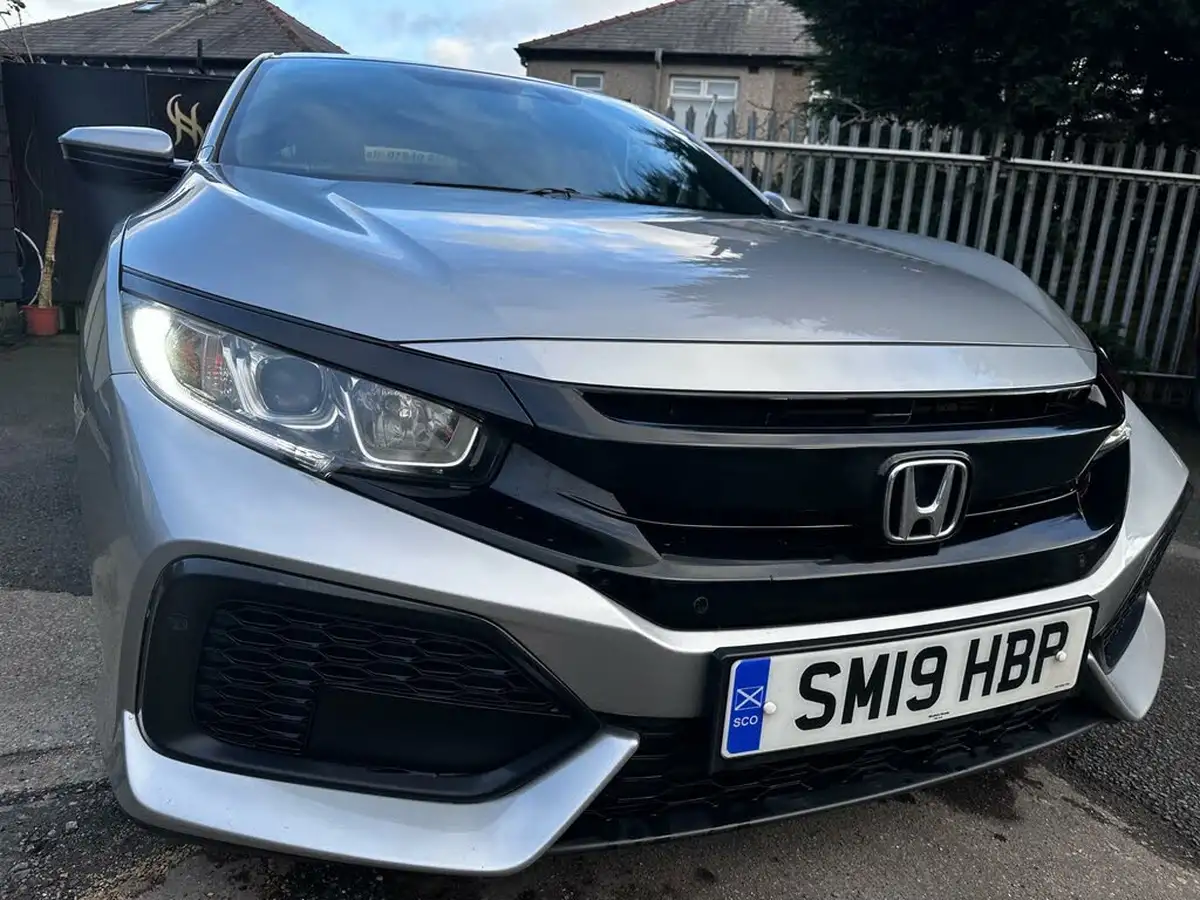 2019-honda-civic-16-i-dtec-se-hatchback-5d-big-3